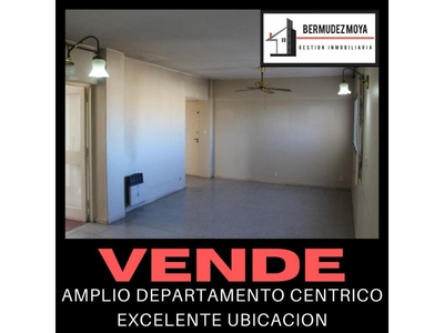 Venta. Amplio Departamento En Microcentro, 3 Dormitorios, 2 Baños, Mendoza Y Santa Fe
